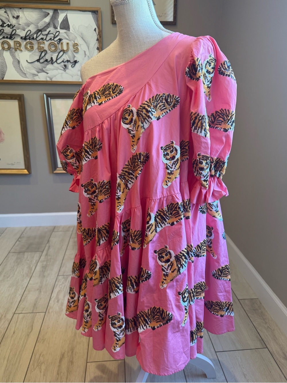 New! QUEEN OF SPARKLES Pink Sequin Tiger Print Asymmetrical Poof Sleeve Dress - Picture 4 of 12